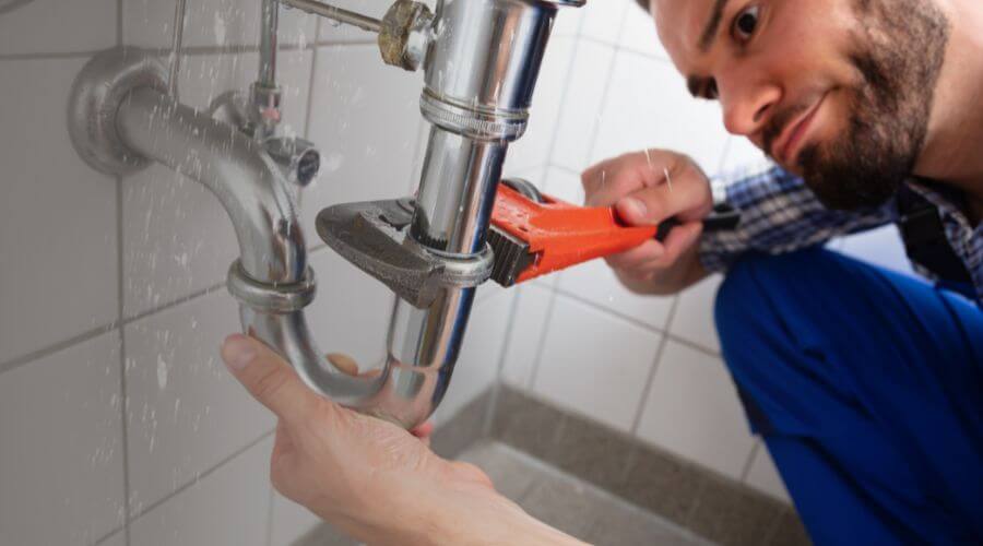 Expert burst pipe repair services in Kipton, OH